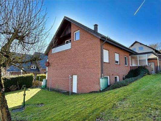 Grundstück mit Hanglage