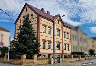 Haus seitlich vorn