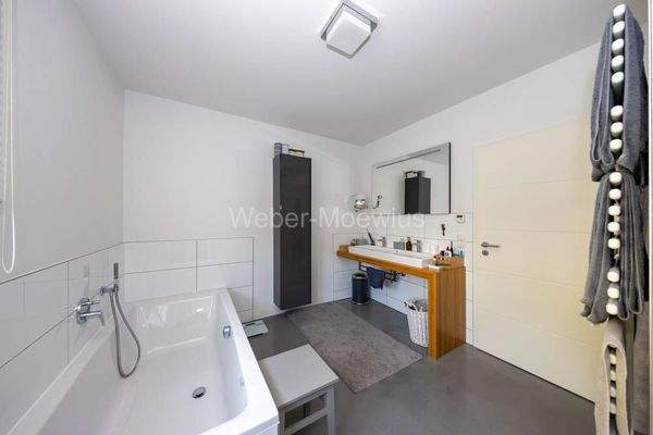 3452 OG Wannen-Duschbad b