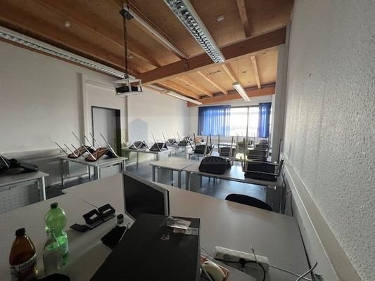 Offene lichtdurchflutete Arbeitsbereiche