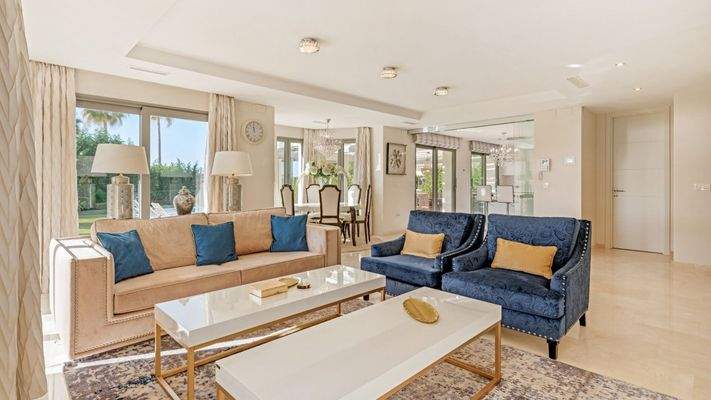 Photo: Villa in Marbella East