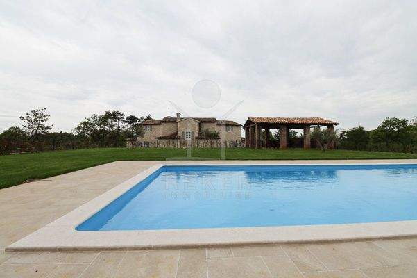 Begehrenswerter Pool