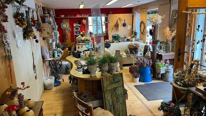 Vordergebäude Gewerbe EG