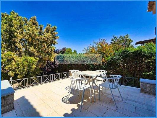 b8afc198e3d84afcb0d1669724e6a62c-original