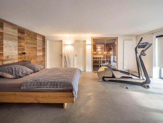 Wellness- und Sportbereich mit Sauna...