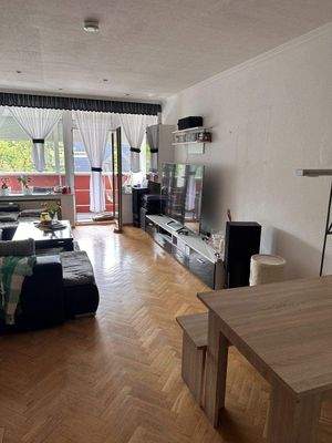 Wohnzimmer mit Loggia.jpg