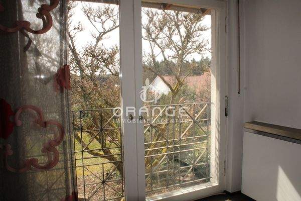 Wohn-/Galeriezimmer Blick in den Garten