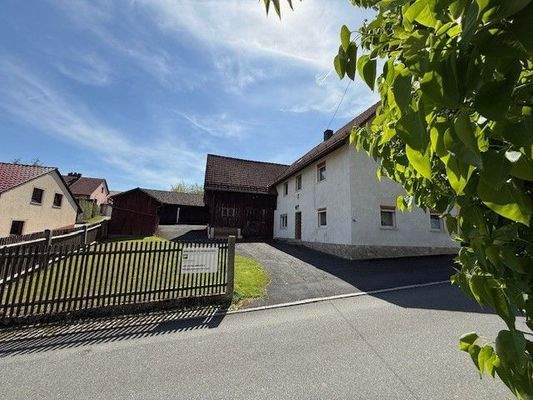 Anwesen, Straßenseite