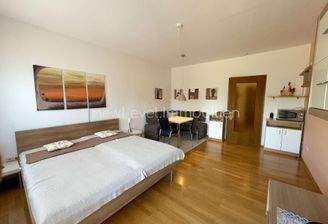 Wohnung 1 - Zimmer 1 (2)