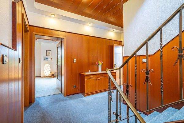 Treppenhaus/Flur im 1. OG