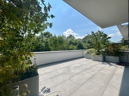 Terrasse mit Blick in das Naturschutzgebiet.JPEG