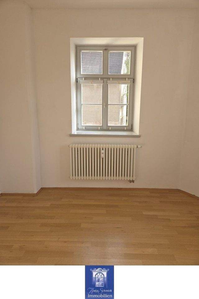 Traumhafte Wohnung mit hochwertiger Ausstattung! Schlosspark direkt vor der Tür! - Photo 2