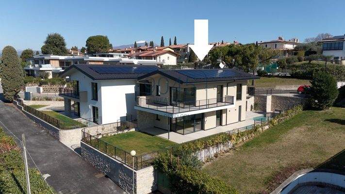 Exklusive Villa in ruhiger Lage – nur 500 m vom Zentrum von Lazise - Gardasee