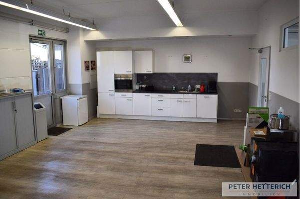 Pausenraum mit Einbauküche