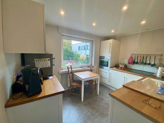 15/ Erdgeschoss: Die Küche - Teilansicht