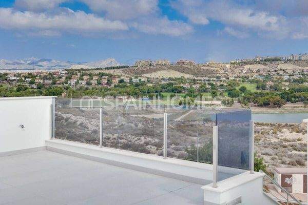 Villas Near City Center and the Beach in Mutxamel Alicante