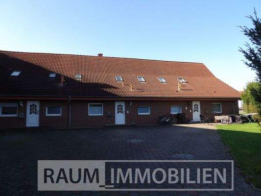 Gebäudeansicht Anbau mit Vorplatz