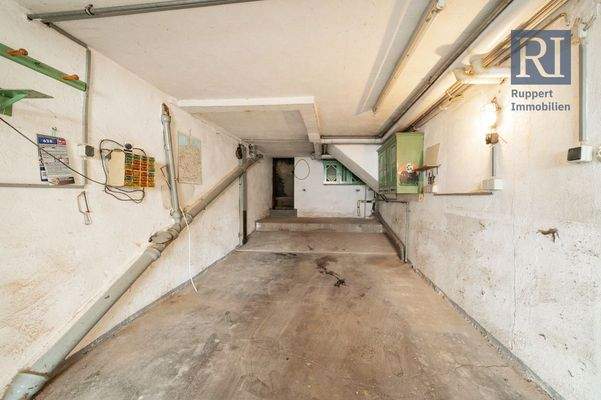 Garage mit Lagerraum