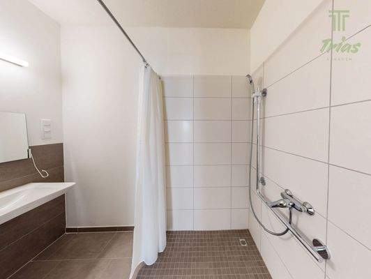 rollstuhlgerechtes Duschbad (Musterwohnung)