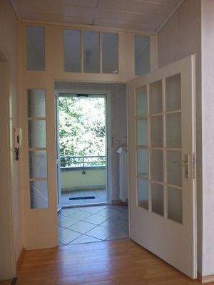 Großzügiger Eingangsbereich mit Windfang