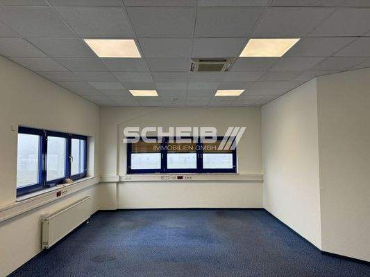 Besprechungs-/Großraumfläche