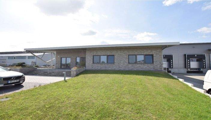 7 Außenansicht Büro