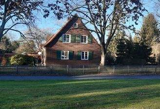Haus mit großem Grundstück