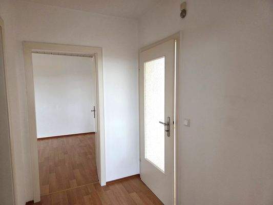 kleiner Flur: Bad / Schlaf- und Kinderzimmer