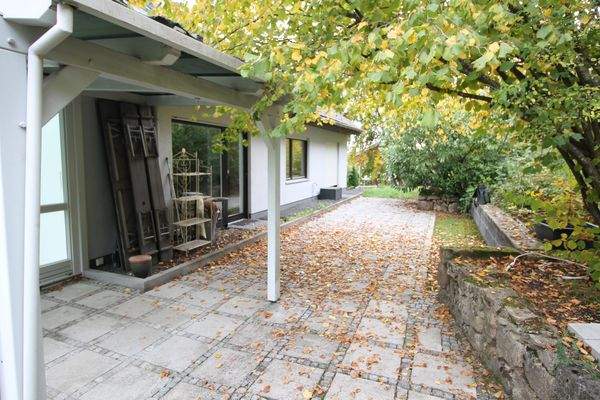 2. Terrasse im Grünen.JPG