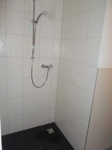 Schicke 2-Zimmerwohnung mit Fußbodenheizung und EBK zu vermieten - Photo 3