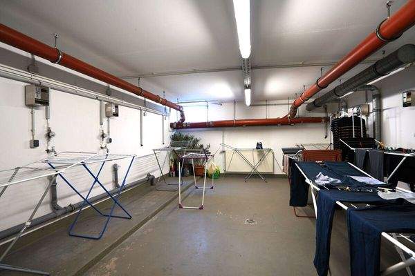 Innenansichten Halle, Paul Singer Str (1)