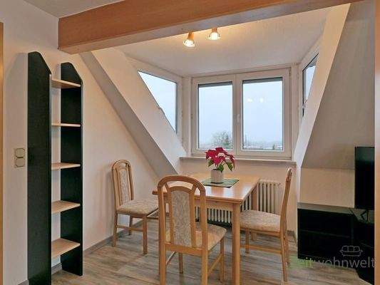 Esstisch im Wohnzimmer