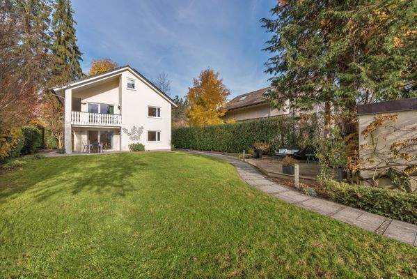 Saniertes Familiendomizil im Grünen (2019)