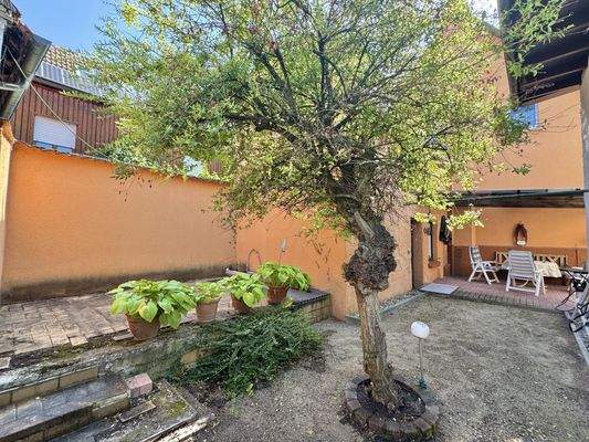 Innenhof mit Terrasse