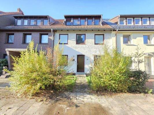 Mehrfamilienhaus / Reihenmittelhaus Frontansicht