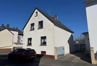 Strassenansicht Haus.jpg