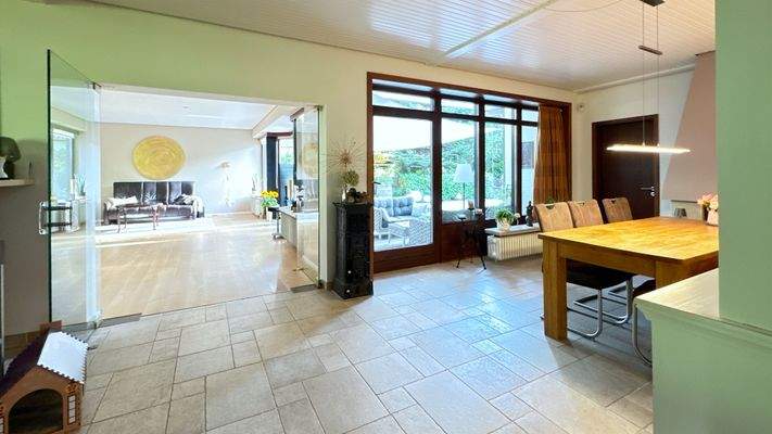 03 Wohnzimmer mit Essbereich