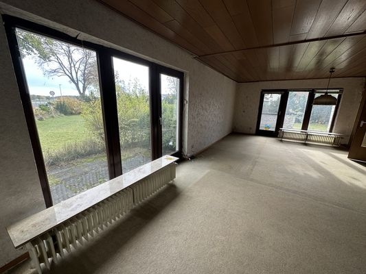 Wohnzimmer mit 2 Ausgängen Terrasse