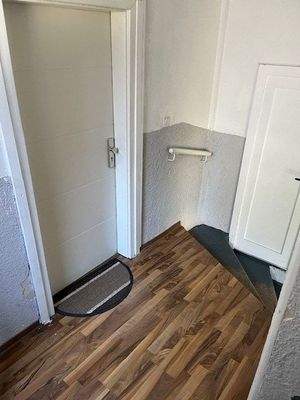 Treppenhaus / Wohnungstür