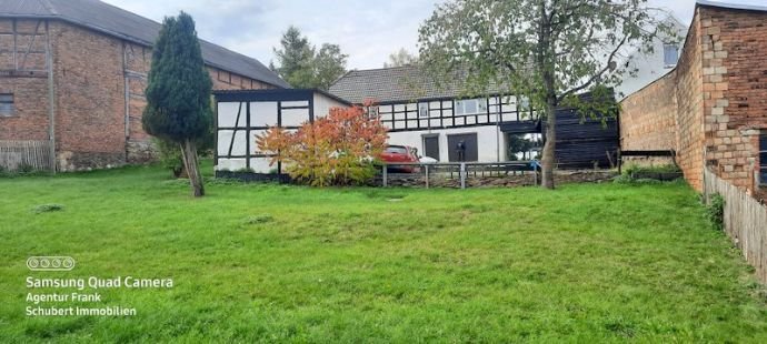 Bauernhaus mit Innenhof + Großgarage + Grünfläche