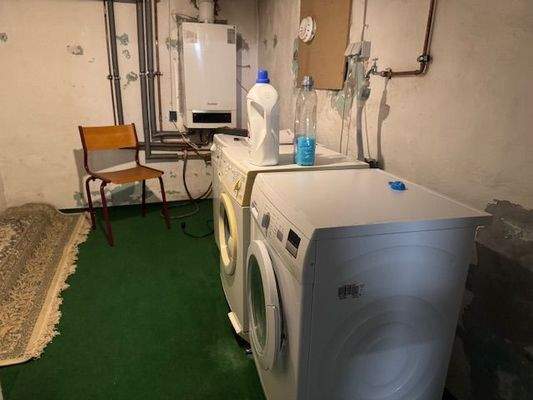 Keller Platz für WA