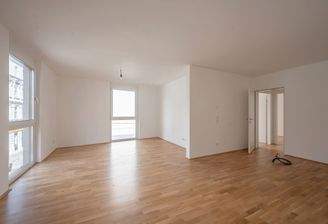 Wohnzimmer mit südseitiger Loggia