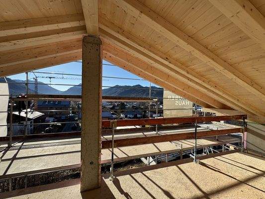 ROHBAU HAUS  -Studio mit Panoramablick-I