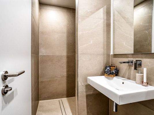 Duschbad und Gäste-WC