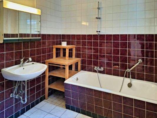 Wannenbad im EG des Haupthauses