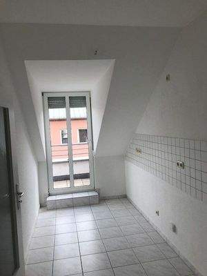 Küche mit Blick zum Balkon