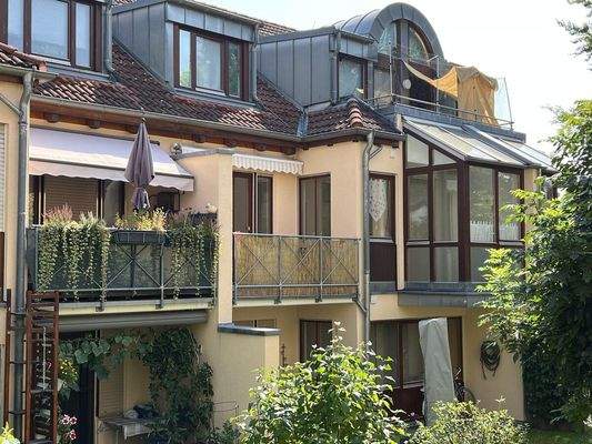 Blick Wintergarten und Balkon