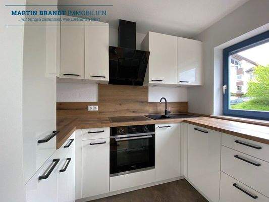 Küche mit Einbauküche
