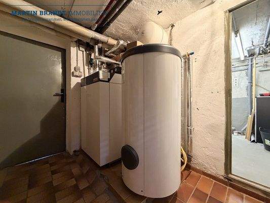 Ölzentralheizung m.z.Warmwasseraufbereitung