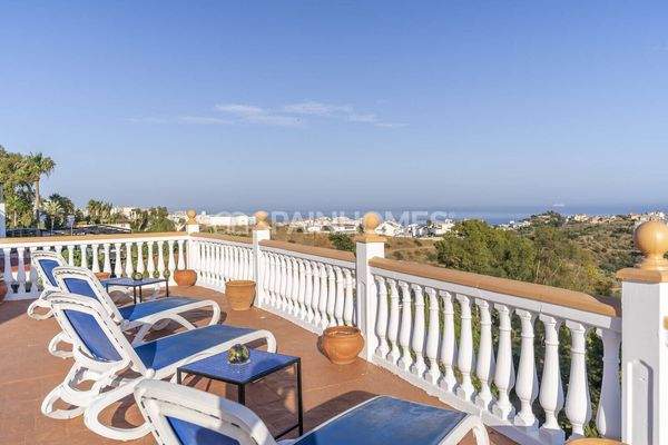 Stylish House with Pool in Montealto Benalmadena